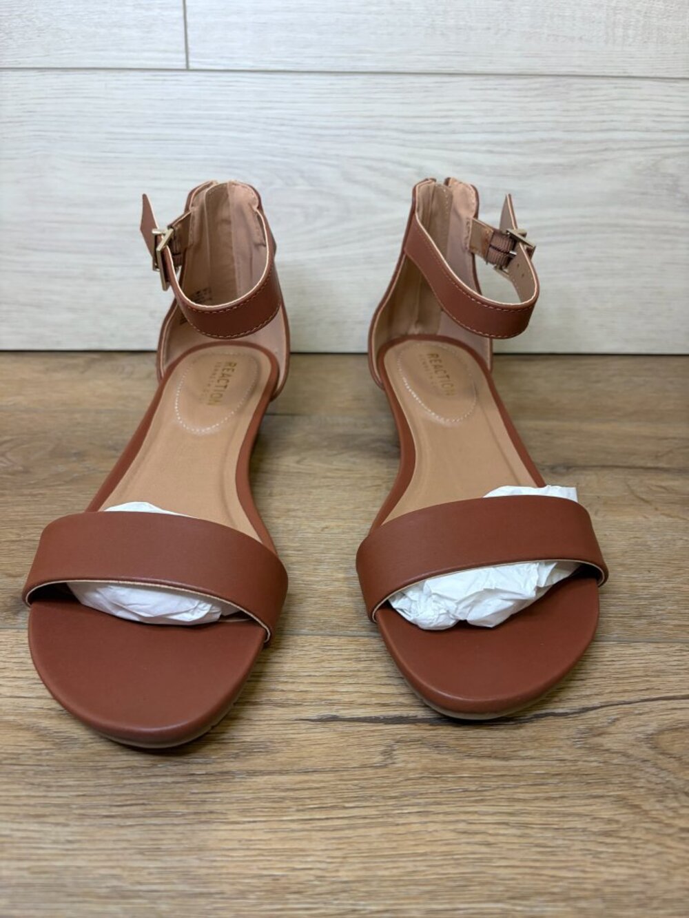 Kenneth Cole Reaction Great Viber Sandals Tan 8.5M